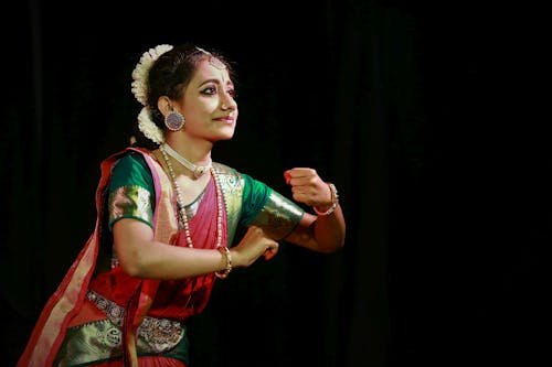Learn Traditional Dance at THE PLACE -  Bharatnatyam Classes in Dombivli and Kalyan, near Palava